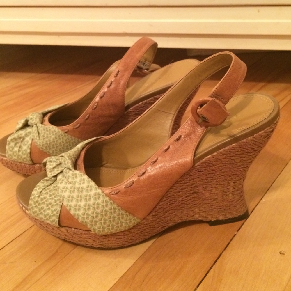 Tahari - Platform Sandal - Wedge